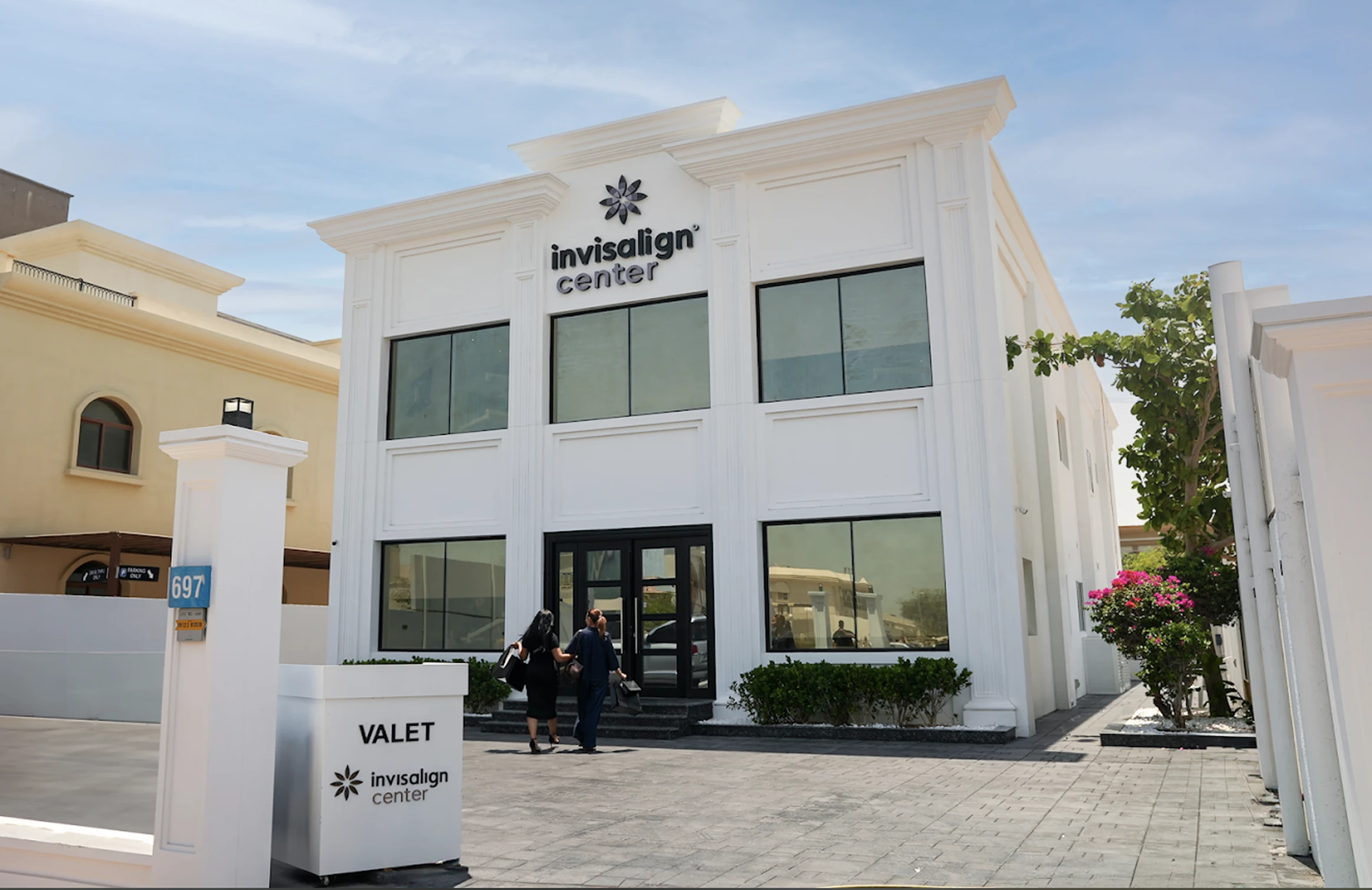 Invisalign Center, centre building exterior, fit-out by HQI Contracting