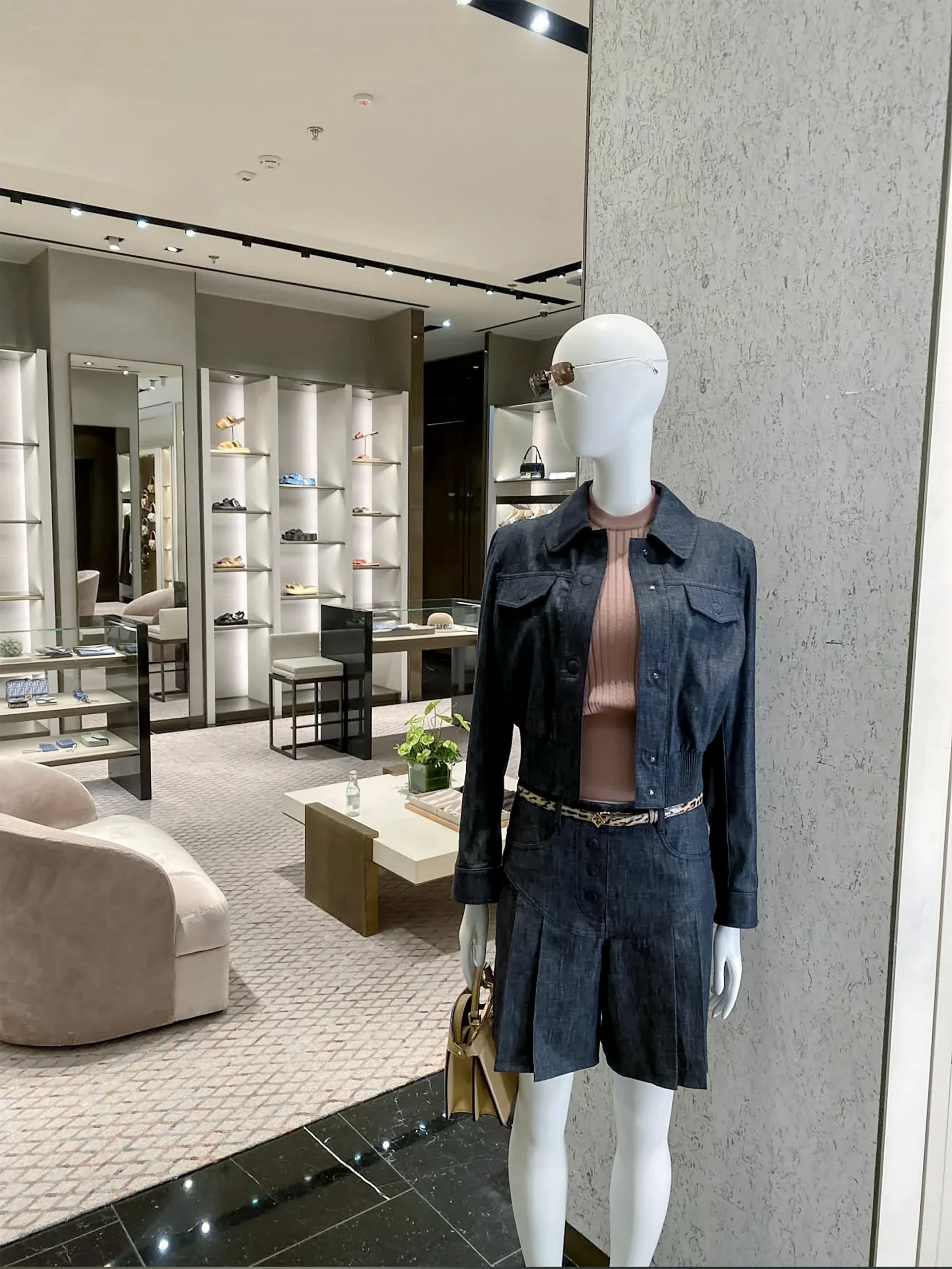 Fendi, boutique interior with mannequin display, fit-out by HQI Contracting