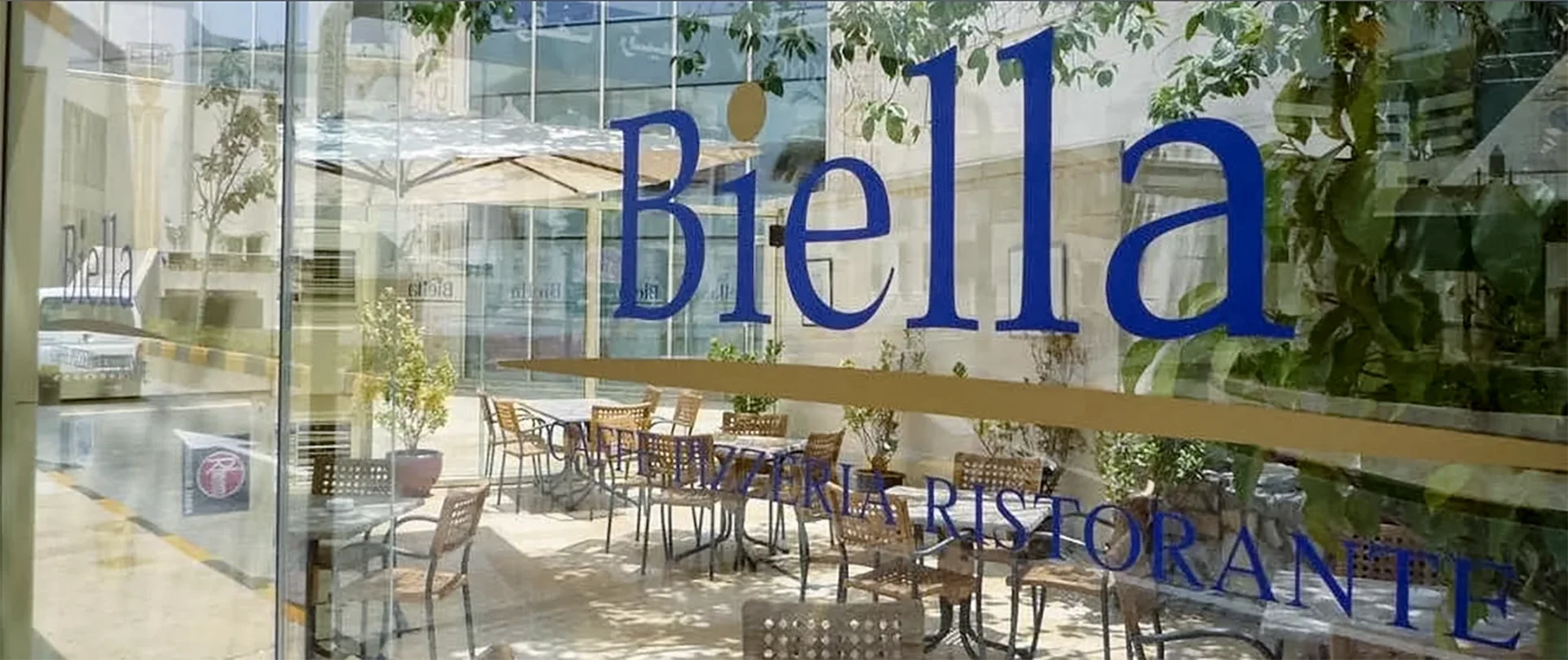 Biella Café and Ristorante, café frontage with Biella signage, fit-out by Creative HMC